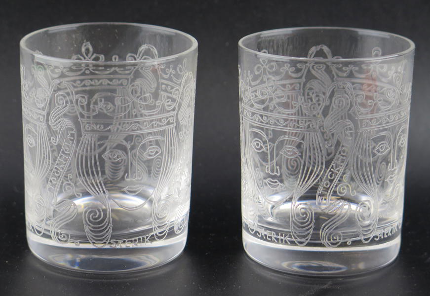 Lindstrand, Vicke för Kosta, whiskyglas, 12 st, "St Erik", pantograferad dekor av Stockholms stadsvapen, h 8 cm, i originalförpackningar