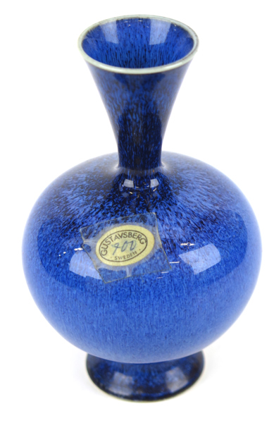 Wejsfelt, Swen för Gustavsberg Studio, vas, glaserat stengods, dekor i blå harpälsglasyr, signerad UNIK och daterad -90 med Studiohand, h 11,5 cm_26852a_8db2898d7ea3e02_lg.jpeg
