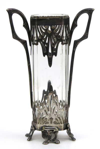 Okänd designer, vas, glas med nysilvermontage, jugend, sekelskiftet 1900, genombruten dekor, h 23 cm