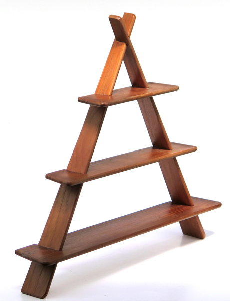 Okänd designer, 1950-tal, vägghylla, teak, 3 hyllplan, höjd 51 cm