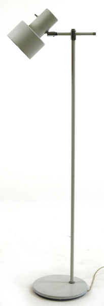 Okänd designer för OMI, golvlampa, vitlackerad metall och krom, Danmark, 1900-talets 2 hälft, höjd 121 cm_27499a_8db4277b228c083_lg.jpeg