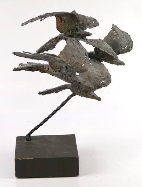Okänd konstnär, skulptur, brons på svärtad träsockel, fåglar, otydlig signerad och daterad 1966, h 44 cm_27503a_lg.jpeg