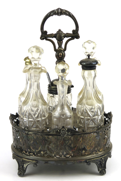 Bordsurtout, nysilver med glasinsatser, England, stämplad Philip Ashbury & Sons, Sheffield, 1800-talets 2 hälft, h 27 cm