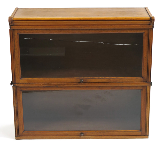 Okänd designer, möjligen Carl Malmsten för Åtvidaberg, bokskåp med vitrindörrar, så kallad Sekreteraremöbel, design 1928 l 87 cm_27722a_lg.jpeg