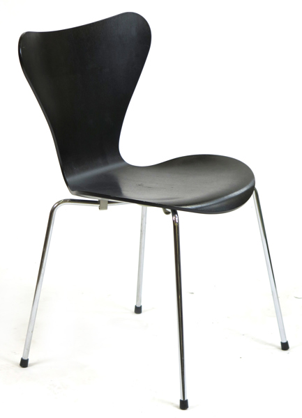 Jacobsen, Arne för Fritz Hansen, stol, svartlackerat böjträ på stålben, modell FH 3107 'Sjuan', design 1955, detta exemplar från 2005, bruksslitage_27770a_8db462e2e67c8a5_lg.jpeg