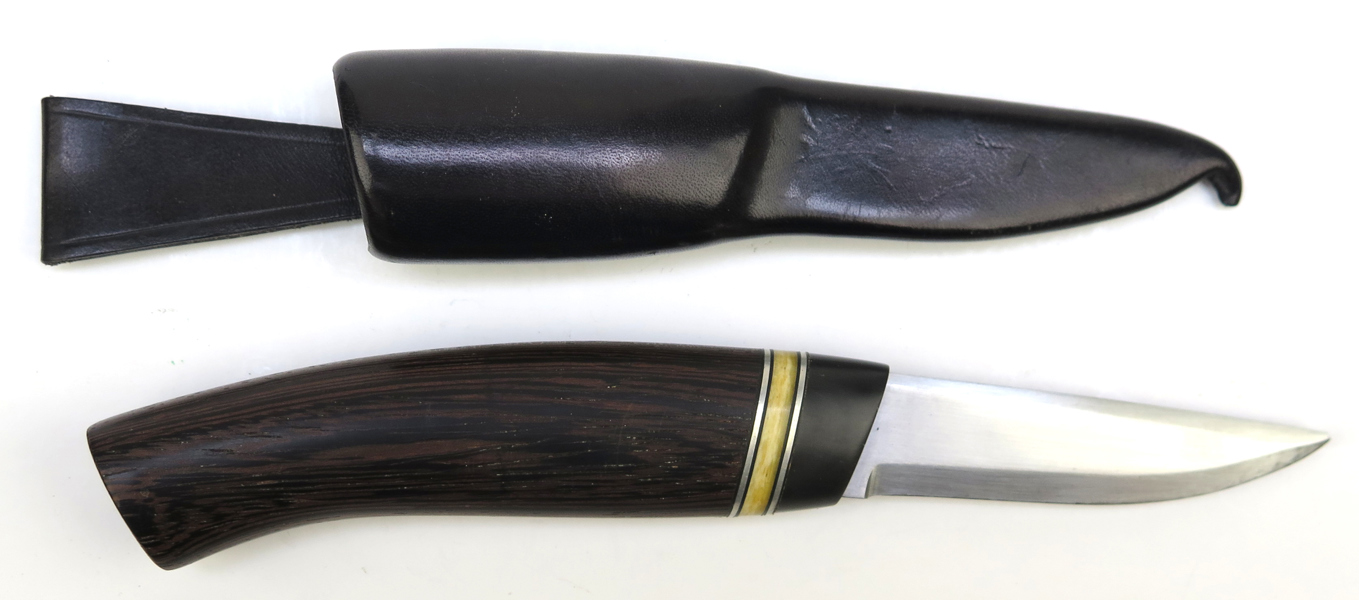 Okänd knivsmed, kniv i läderbalja, palisander, horn och stål, balja med oidentifierad signatur, längd 21,5 cm_28377a_lg.jpeg