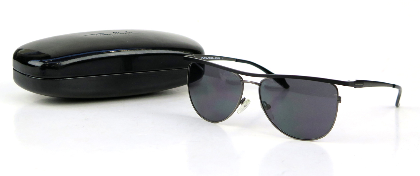 Solglasögon, 1 par, i etui, Thierry Mugler, TM 10201 C4, oanvända i originalförpackning_28799a_lg.jpeg