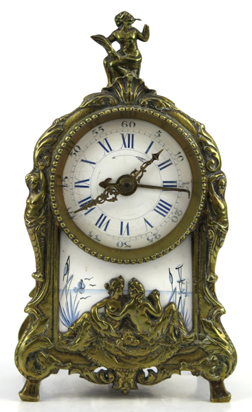 Bordsur med slag/alarm, mässing med emaljerad urtavla och front, 1800-talets mitt eller 2 hälft, dekor av klassicerande firgurer mm, h 21 cm_28865a_lg.jpeg