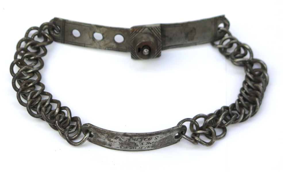 Hundhalsband, stål, England, 17-1800-tal, märkt RC Tudway Esq Wells Somer Set (Clement Tudway (1734-1815) var borgmästare i Wells och parlamentsledamot 1761-1815, ålderman i parlamentet från 1806, 