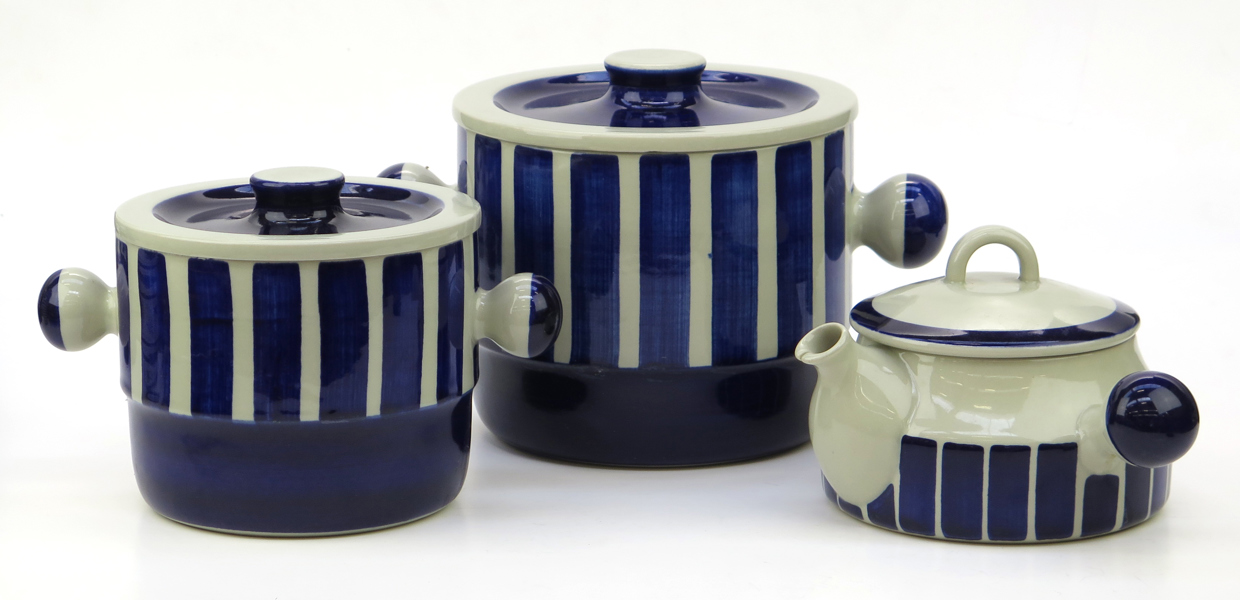 Westman, Marianne för Rörstrand, grytor samt thekanna, stengods, "Blue Pot", design 1961, höjd 13-18 cm