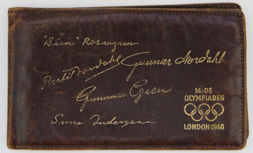 Olympica, plånbok, läder med guldprägling, minne av 14:e Olympiaden, London 1948, tryckta signaturer för bland andra GreNoLi, l 15 cm, bruksslitage_29171a_lg.jpeg