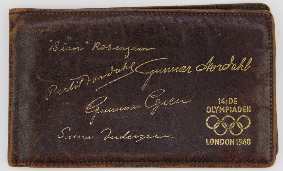 Olympica, plånbok, läder med guldprägling, minne av 14:e Olympiaden, London 1948, tryckta signaturer för bland andra GreNoLi, l 15 cm, bruksslitage