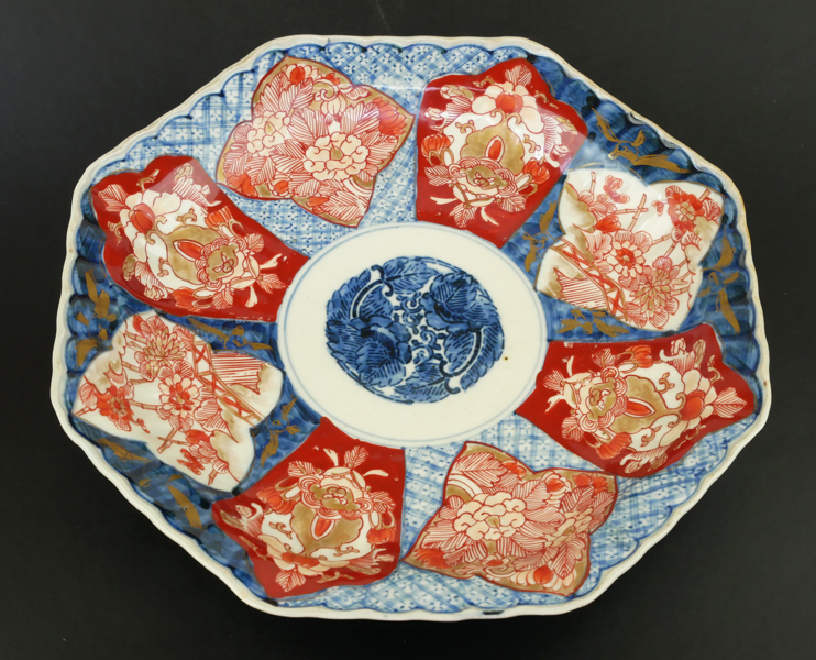 Fat, porslin, Japan, Taishô, dekor i Imari-färger, dia 31 cm