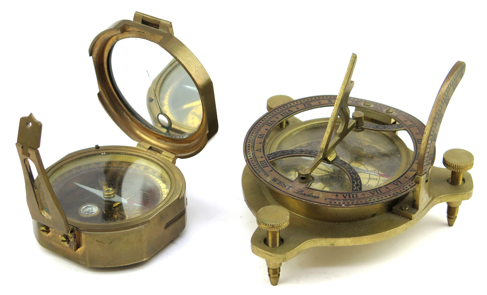 Inklinometer (Klinometerkompass) samt ekvatorialkompass, mässing, Stanley respektive West , London, 1900-talets 2 hälft, säljes till förmån för Röda Korset_29431a_8db71a6316d9092_lg.jpeg