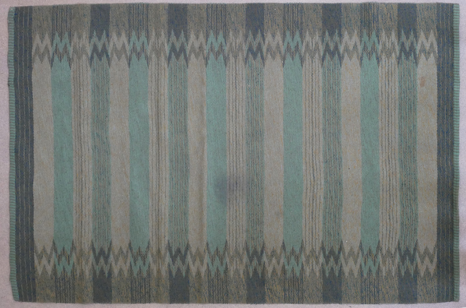 Okänd designer, matta, röllakan, dekor av zig-zag-mönster i grönt, 205 x 135 cm