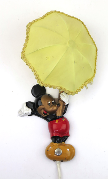 Disney, Walt efter honom, vägglampa, lackerad aluminium, Musse Pigg, märkt Denmark och daterad 1952, höjd 32 cm_29773a_lg.jpeg