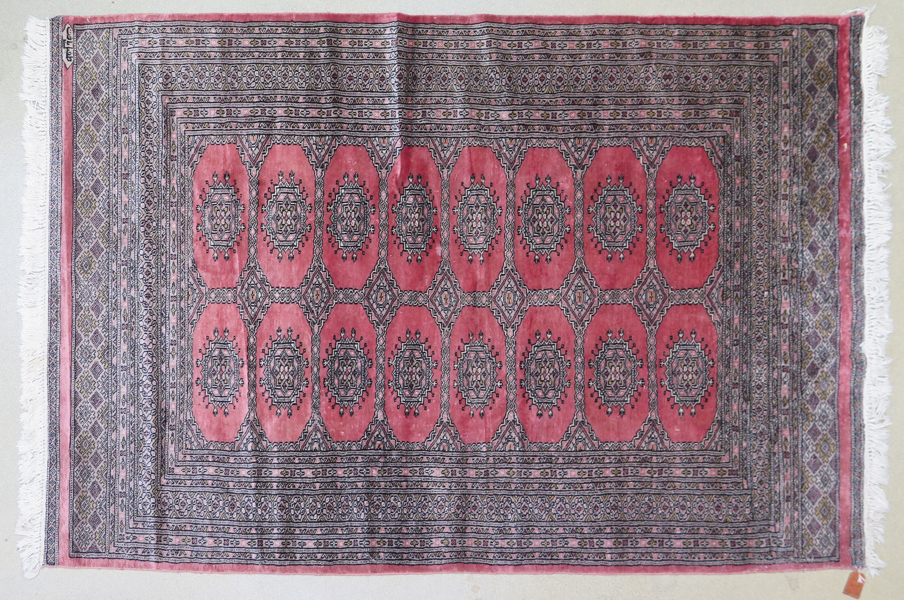 Matta, old Pakistan Karachi, signerad, 210 x 140 cm