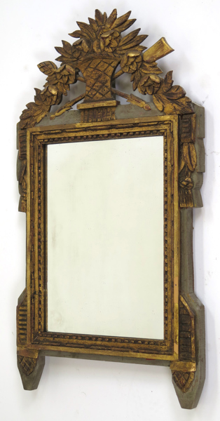 Spegel, skuret, bemålat och förgyllt trä, Louis XVI-stil, 1900-talets 1 hälft, höjd 65 cm_30253a_lg.jpeg