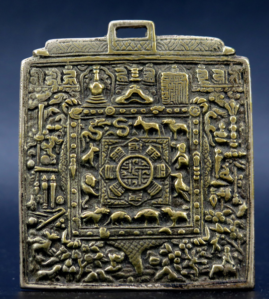 Thangka, brons, Tibet, 18-1900-tal, dubbelsidig, spår av försilvring, 100 x 85 mm_30745a_8db95a3ab5c6592_lg.jpeg