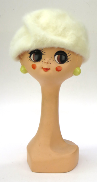 Skyltdockhuvud, plast, 1950-tal, höjd 40 cm, medföljer hatt_30851a_8db9a73744f79f9_lg.jpeg