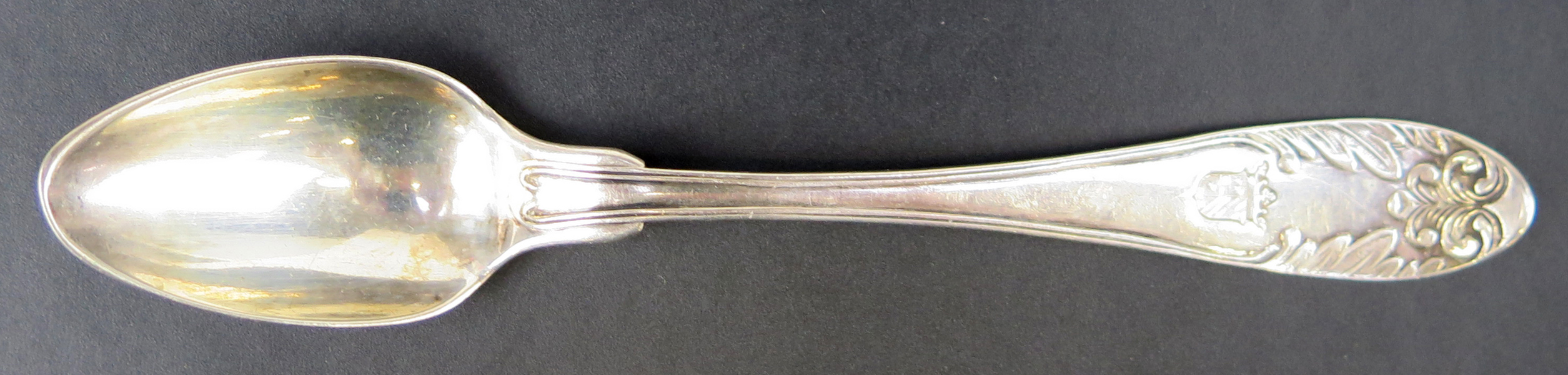 Thesked, silver, gammalfransk modell, stämplad Fredrik Wennberg Jönköping 1827, vapenstämpel för adliga ätten Reuterswärd, l 14 cm