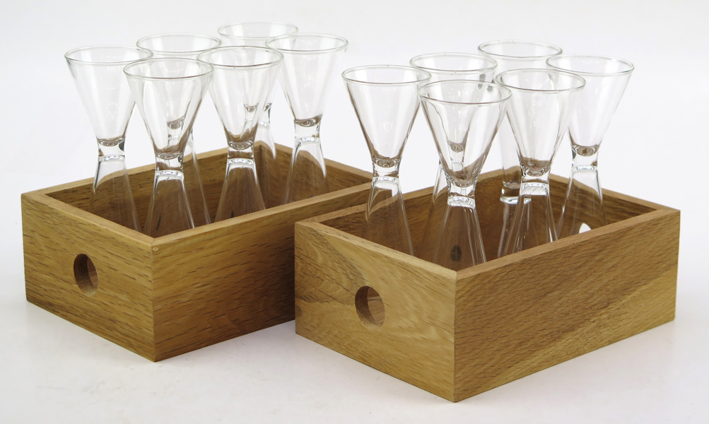 Okänd designer för Sagaform, snapsglas, vändbara, 12 st, i lådor av trä, glas höjd 12 cm_31066a_8dba25639f94cee_lg.jpeg