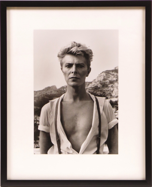 Newton, Helmut, efter, offset, "David Bowie, Monte Carlo 1983", synlig pappersstorlek 49 x 39 cm_31086a_8dba2f6a50097f8_lg.jpeg