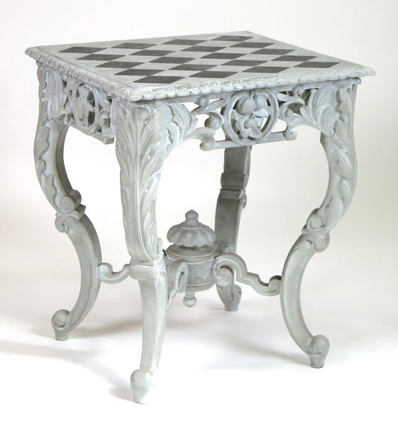 Salongsbord, skuret och bemålat trä, barockstil, 18-1900-tal, dekor av akantus mm, skiva med rutmönstrad dekor, l 66 cm, senare bemålning_31142a_8dba3c30c171d34_lg.jpeg