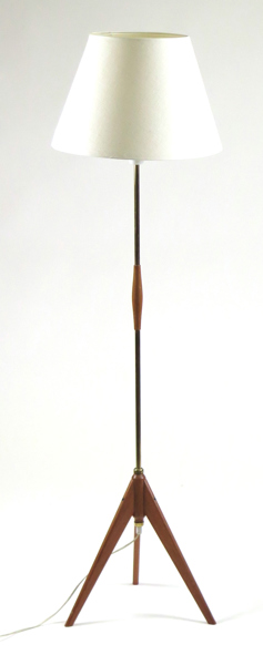 Okänd designer för Örsjö Armatur, golvlampa, teak och mässing, 1950-60-tal, märkt ÖA 46.1, höjd inklusive skärm  147 cm