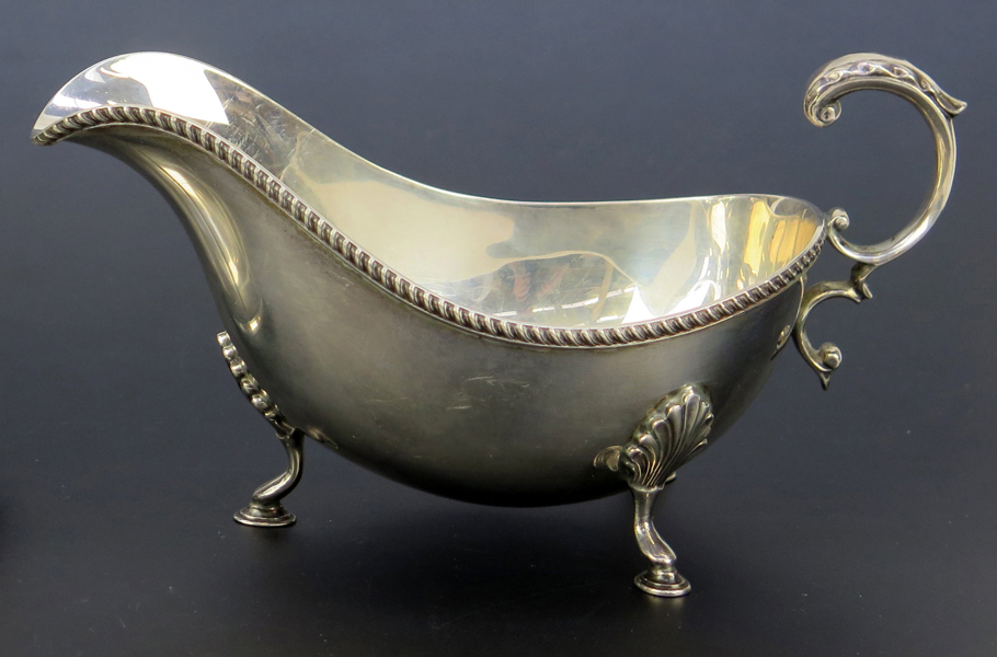 Såskanna, sterlingsilver, George II-stil, England, stämplad Ellis Barker Silver Co Birmingham 1966, l 19 cm, vikt 305 gram