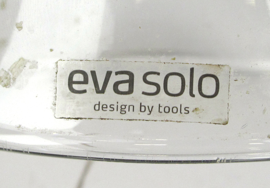 Okänd designer för Eva Solo, fågelmatare, glas, metall och plast, modellen vann IF Design Award 2005