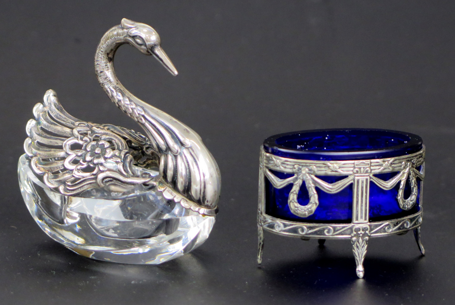 Saltkar, 2 st, silver och glas, l 5 respektive 8 cm