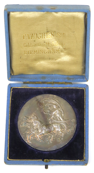 Olympisk deltagaremedalj, försilvrad brons, London 1908, graverad av Bertram  Mackennal, i originaletui, tilldelad Ejnar Levison_33474a_8dbdfa4ad7f12b2_lg.jpeg