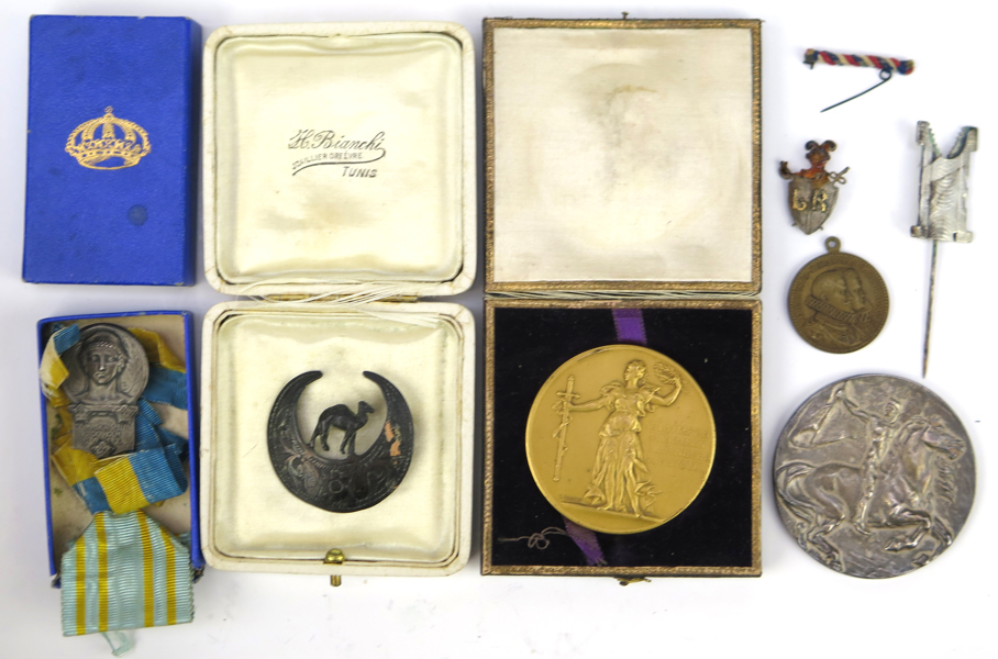 Parti medaljer mm, bland annat Världsutställningen i Ghent 1913 och minnesmedalj Stockholmsolympiaden 1912_33478a_8dbdfa47b75ada4_lg.jpeg