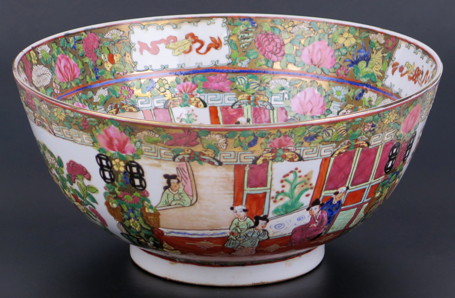 Bålskål, porslin, Kina, 1900-talets 2 hälft, dekor i Kantonemalj, oidentifierad signatur, diameter 30 cm_33725a_lg.jpeg