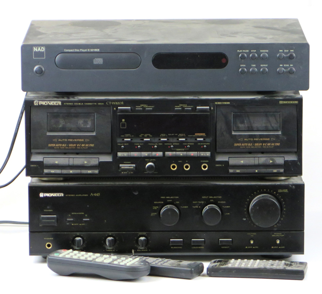 Förstärkare A-445, dubbelt kassettdäck CT-W820R, Pioneer, samt CD-spelare, NAD C 521 BEE, med 3 fjärrkontroller_33764a_8dbe5f43d80c6a8_lg.jpeg