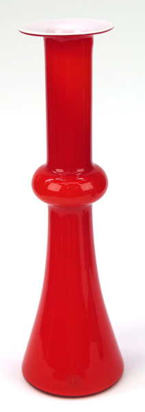 Lütken, Per/Holmgren, Christer för Kastrup-Holmegaard, vas, glas, "Carnaby", design 1968, dekor i rött överfång, spår av etikett, h 32 cm_33796a_8dbe831578fd908_lg.jpeg