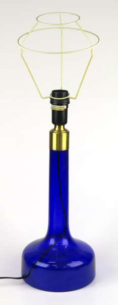 Biilman-Petersen, Gunnar för Le Klint, bordslampa, koboltblått glas och mässing, modell Le Klint 302, design 1939, höjd 46 cm, lampskärm saknas_34047a_8dbea6fc39cb41e_lg.jpeg