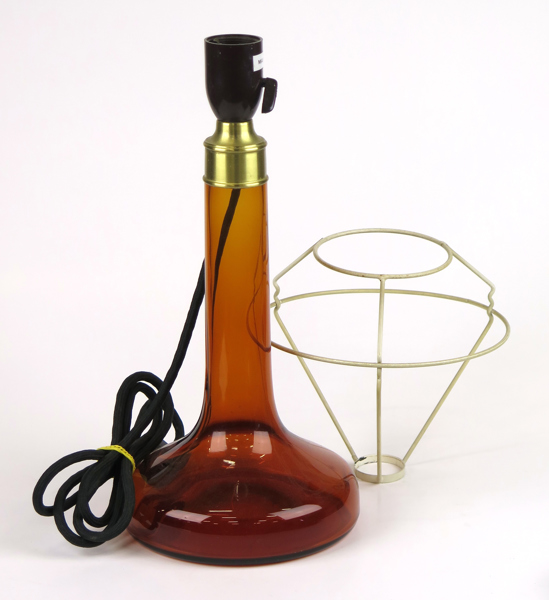 Biilman-Petersen, Gunnar för Le Klint, bordslampa, bärnstensfärgat glas och mässing, modell Le Klint 343, design 1970, höjd 33 cm_34049a_8dbea6fe91fb6be_lg.jpeg