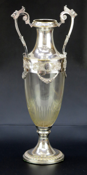 Praktvas, glas och nysilver, ny-Louis XVI, 1910-20-tal, dekor av festoner mm, oidentifierad stämpel BM (?), h 51 cm