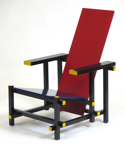 Rietveld, Gerrit (för Cassina?), vilstol, lackerat trä, "Red and Blue Chair", design 1917, inköpt på Severins Möbler, h 89 cm, smärre märke i sits