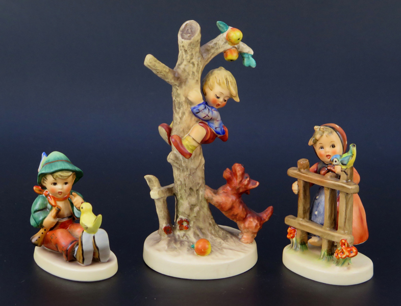Hummel, Maria för Wilhelm Goebel, figuriner 3 st, glaserat flintgods, höjd 8 - 17 cm_35566a_8dc11c36facb006_lg.jpeg