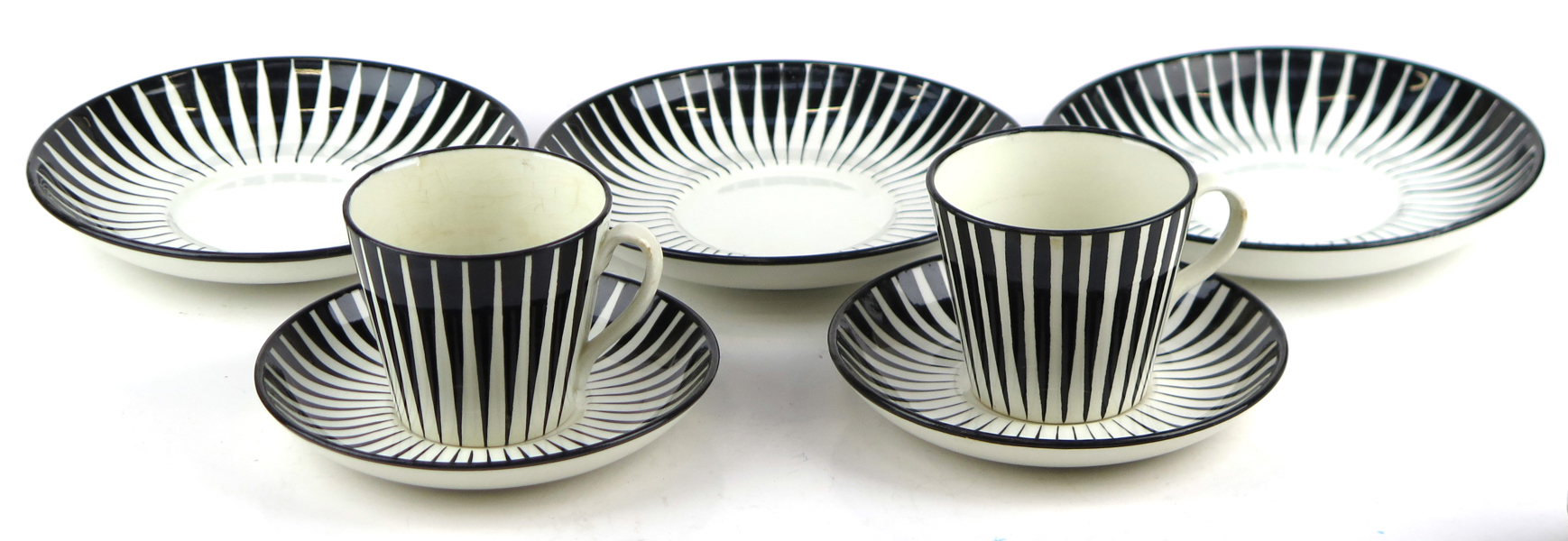 Trost, Eugen för Upsala-Ekeby, kaffeservisdelar, 5 delar, flintgods, "Zebra", design 1955, 2 kaffekoppar och 3 underfat, dessa dia 13,5 samt 15,5 cm, bruksslitage, 1 kopp utan märkning_35608d_8dc12a0df294867_lg.jpeg