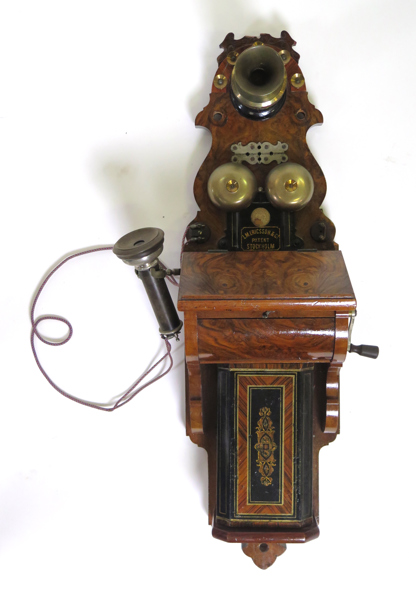 Väggtelefon, valnöt, LM Ericsson, AD 100, 1887, höjd 73 cm_35617a_8dc12bc254af2f7_lg.jpeg