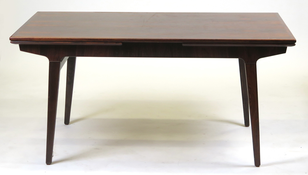Okänd dansk designer i Johannes Andersens art, 1950-60-tal, matbord med 2 utdragsskivor, palisander, totalt 273 x 90 cm_35744a_lg.jpeg