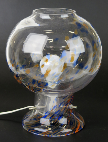 Alberius, Olle för Orrefors, bordslampa, glas och metall, dekor av polykroma fläckar, design 1975, etikettsignerad, h 30 cm_35746a_lg.jpeg