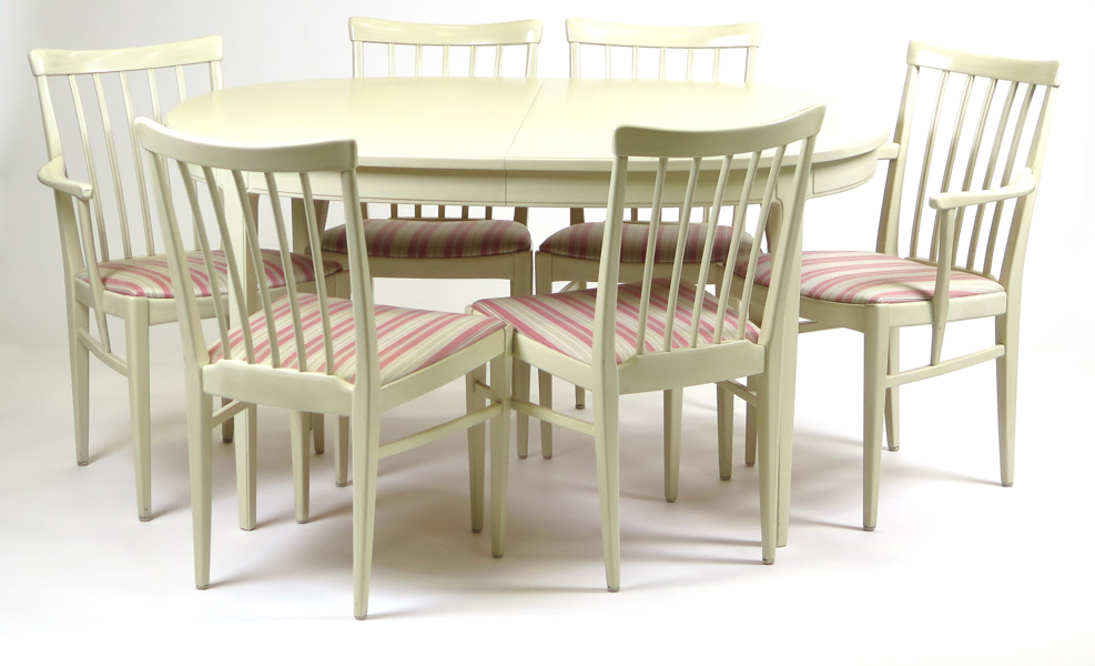 Malmsten, Carl för Bodafors, matbord, vitmålat trä, "Herrgården" med 2 iläggsskivor, 2 karm samt 4 stolar,  tot längd 249 cm_35797a_8dc1834cceb9449_lg.jpeg