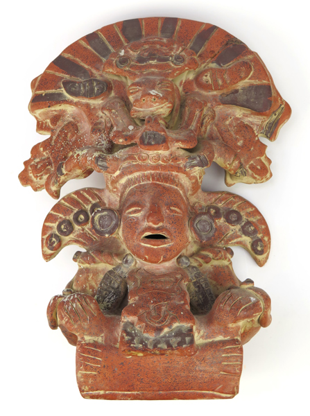 Väggdekoration/rökelsekar(?), terrakotta, Aztec-stil, Mexiko, 1900-talets 2 hälft, h 43 cm_35837a_lg.jpeg