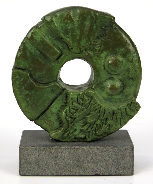Okänd konstnär, skulptur, patinerad brons på stensockel, organisk form, oidentifierad signatur, h 13,5 cm_35888a_lg.jpeg