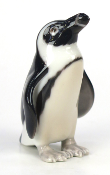 Dahl-Jensen, Jens Peter för B&G, figurin, pingvin, modellnummer 1821, polykrom underglasyrdekor, höjd 8 cm_36231a_8dc23136cdecfc5_lg.jpeg